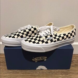 Off-White & Black Authentic Reissue 44 Sneakers